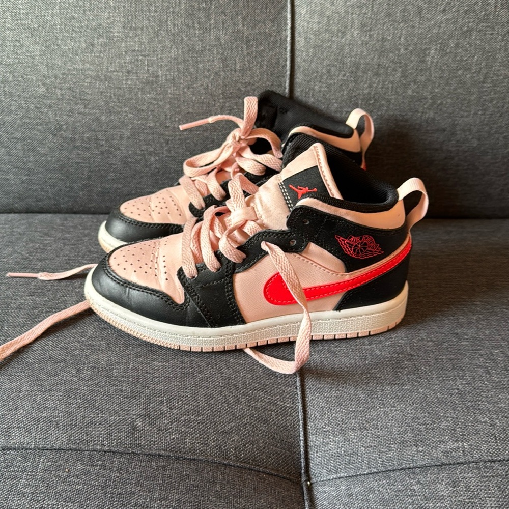 Jordan 1 mid kids size 12c